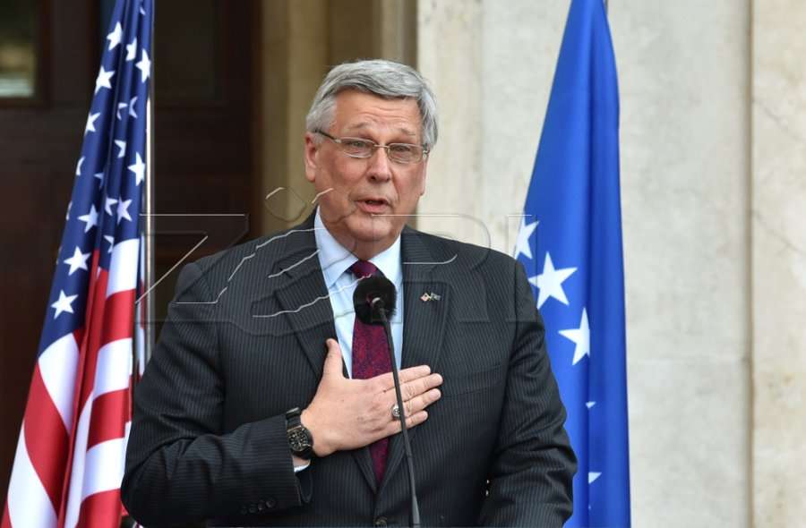 Kosnett për strehimin e afganëve: Kosova demonstroi lidership në skenën globale
