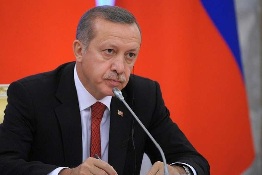 “Erdhëm kur kishit nevojë”, Erdogani mesazh gjigantëve të botës nga Laçi: Ju mbyllet kufijtë, ne vrapuam për ndihmë