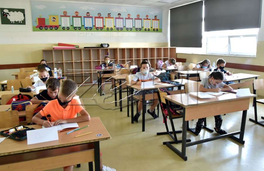 Shtyhet deri më 26 shtator fillimi i vitit të ri shkollor