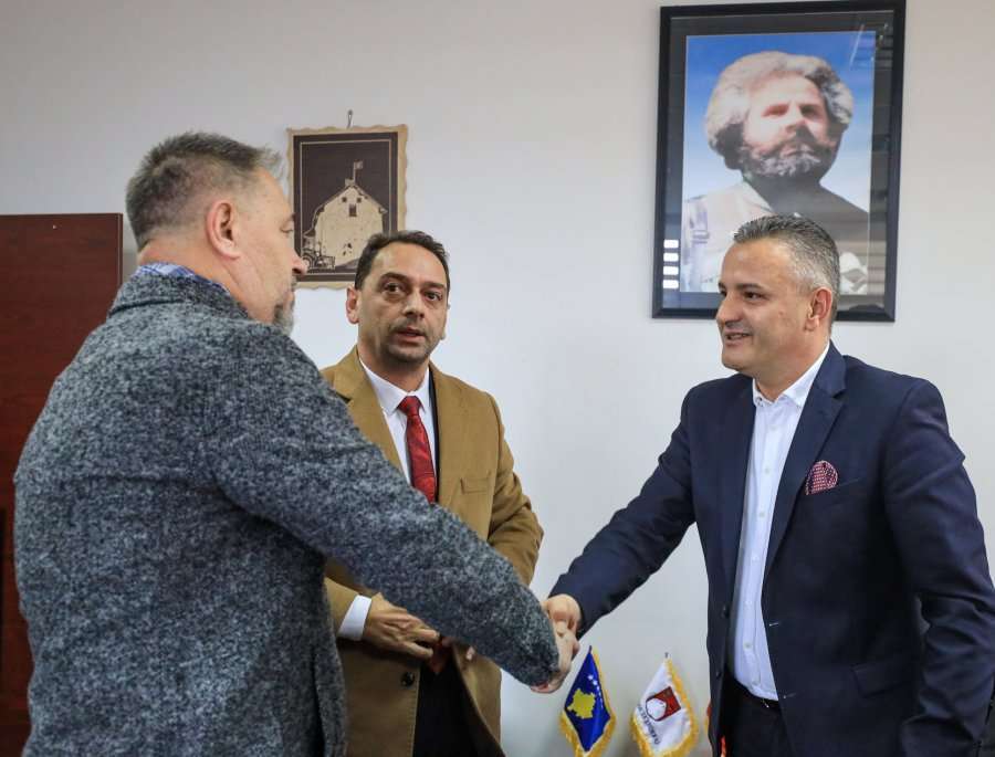Lushtaku: Jashari më kërkoi të mos i bëhem kundërkandidat
