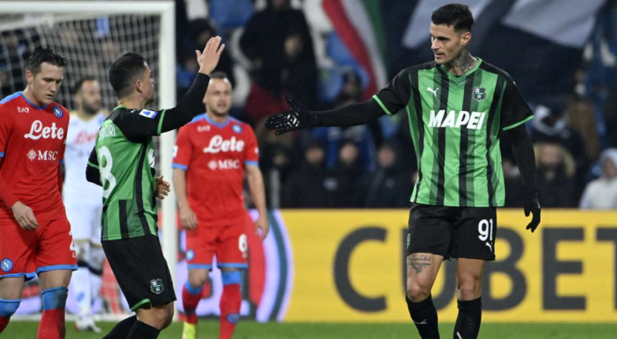 Napoli ndalet me barazim nga Sassuolo