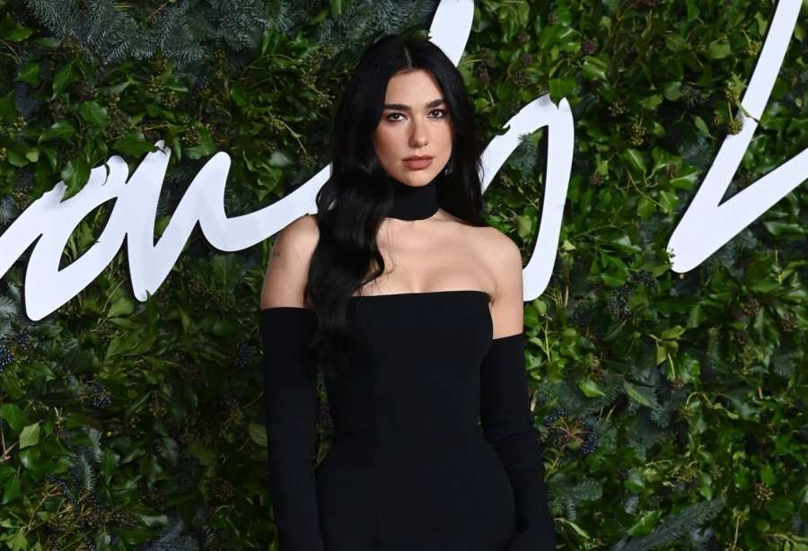 “Thjeshtësia e saj fliste sa një mijë fjalë”, “Vogue” ia kushton një artikull Dua Lipës
