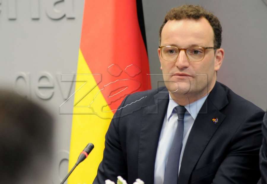 Ministri në shkuarje i Gjermanisë bën thirrje për izolim të të pavaksinuarve