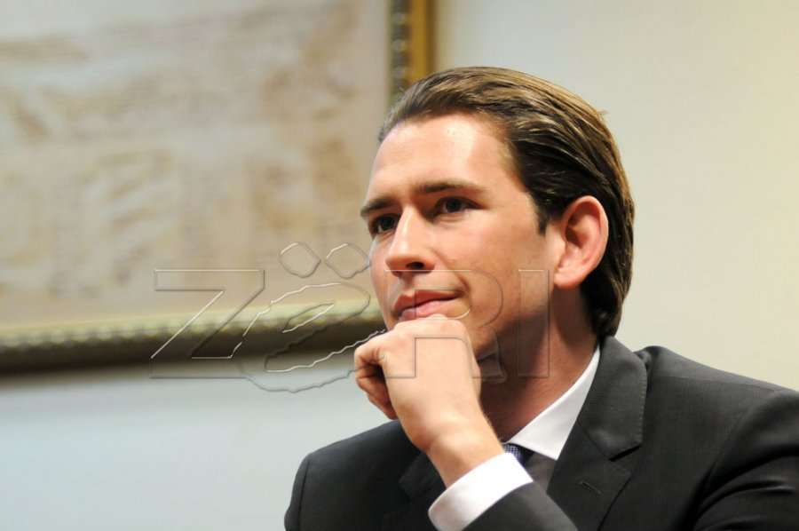 Ish-kancelari austriak Kurz tërhiqet nga politika