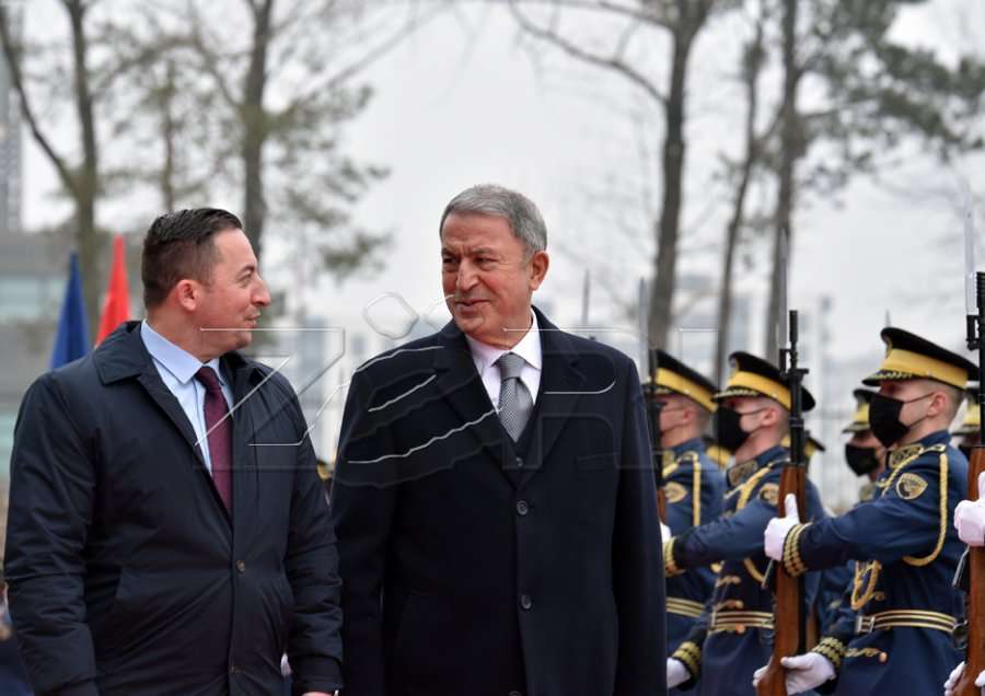 Turqia ofron mbështetje për Kosovën në NATO