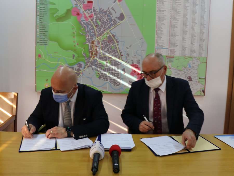 Ministri Nitaj zotohet për investime në fushën e mjedisit në Gjakovë