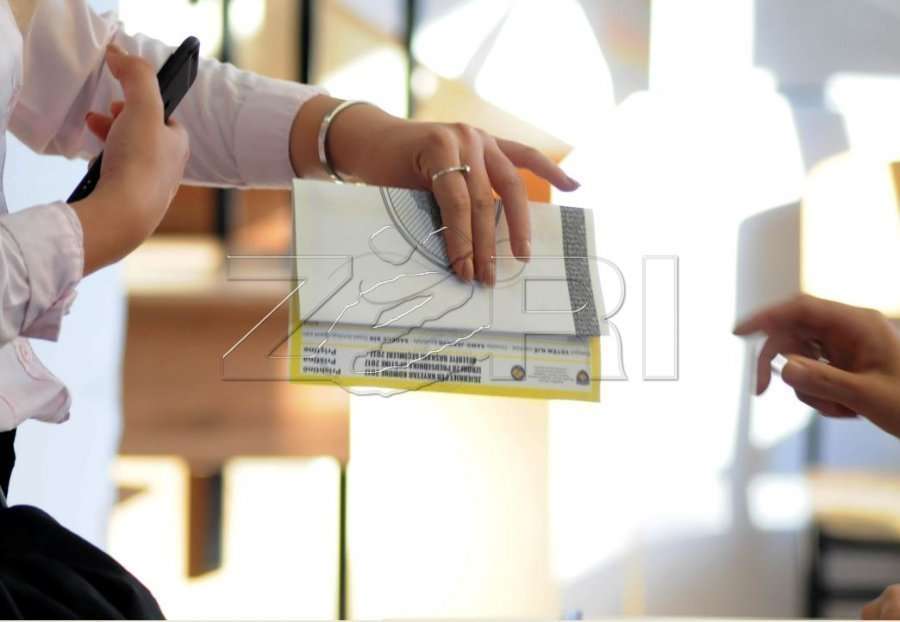 Mërgimtarët të pakënaqur me votimin përmes postës