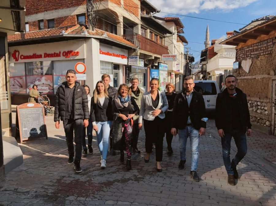 Ejupi-Hajzeraj viziton Pejën, takon të rinjtë e kësaj komune