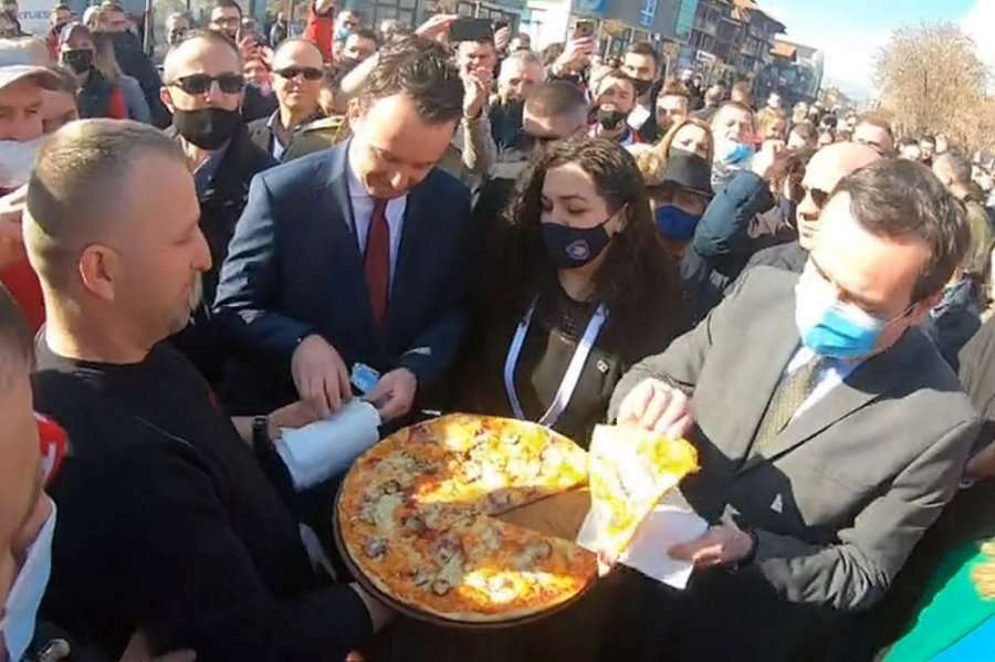 Vjosa përmbahet nga pica, Kurti e shijon