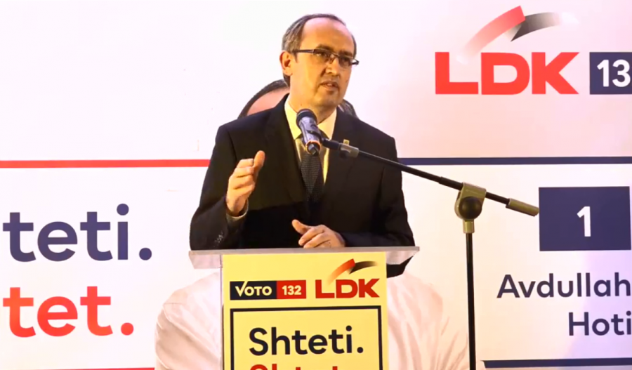 Hoti për LVV-në: Nuk besojnë as në Zot e as në shtet, në asnjë gjë
