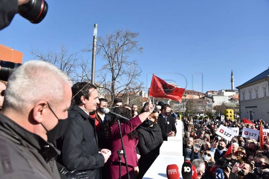 Kurti dhe Osmani fillojnë aktivitetin përmbyllës në Prishtinë
