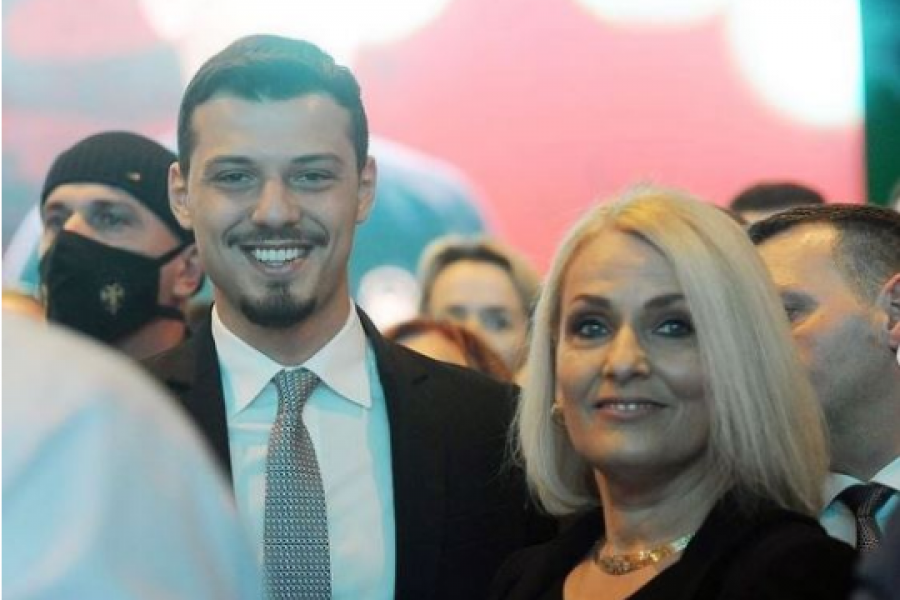 Në tubimin përmbyllës të PDK-së edhe familja e Kadri Veselit dhe Hashim Thaçit