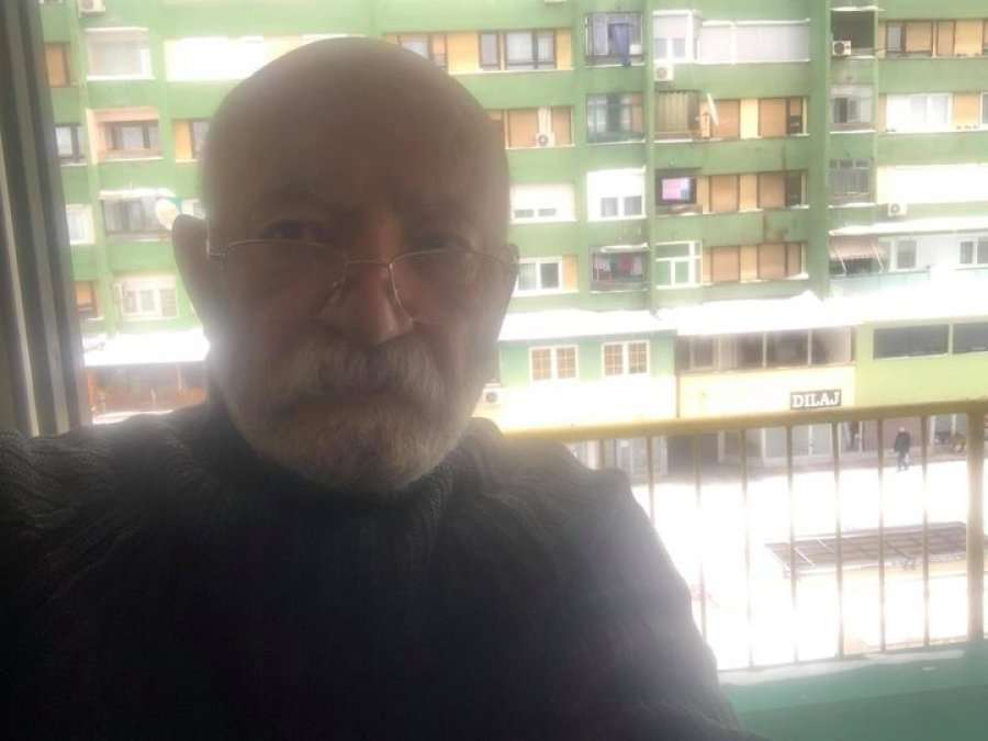 I infektuar me COVID-19, aktori Çun Lajçi voton nga banesa e tij