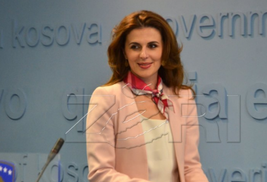 Edhe Vlora Çitaku del në votime
