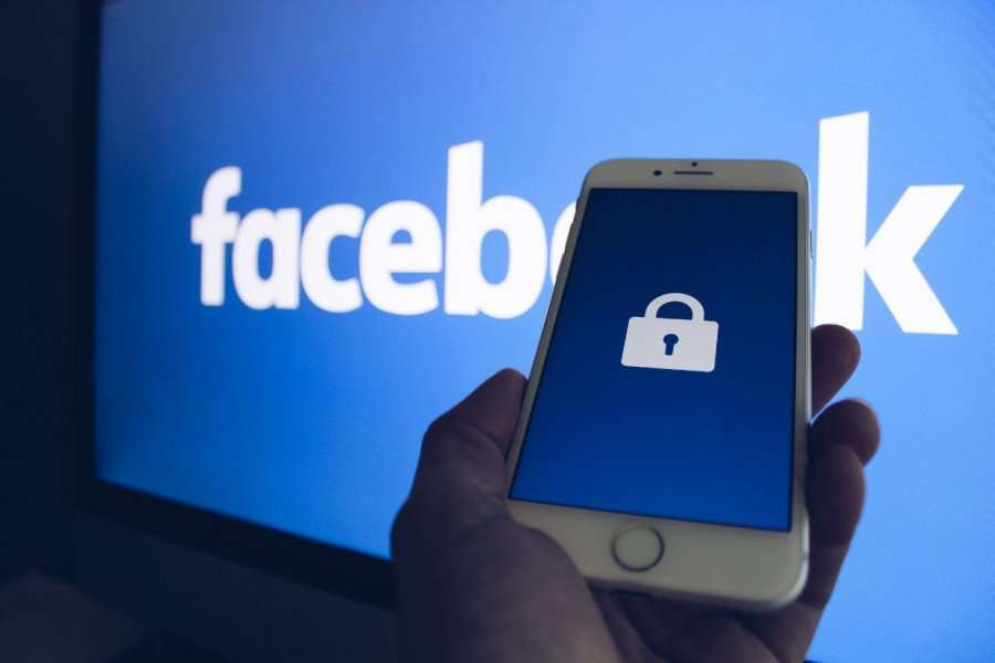 “Facebook”-u bllokon përdoruesit australianë të shohin ose shpërndajnë lajme