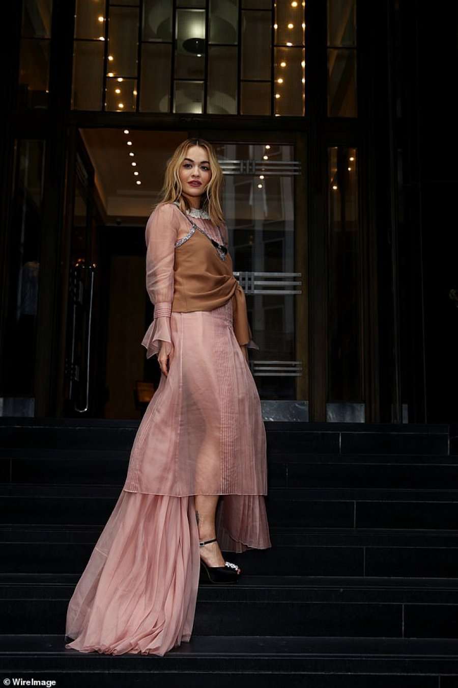 Rita Ora shkëlqen në Australi, ndihet e lumtur që do të jetë pjesë e jurisë së “The Voice”