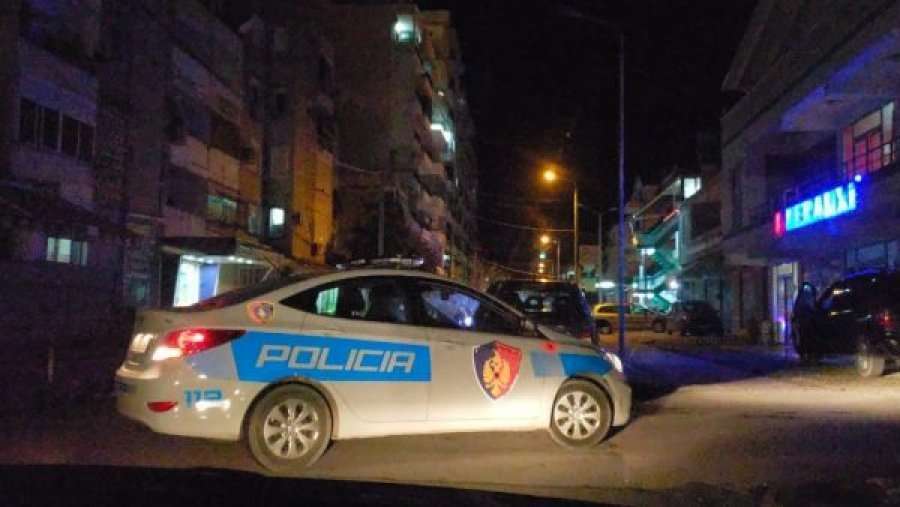 Konflikt për një vendparkim, plagosen me armë zjarri nënë e bir në Durrës