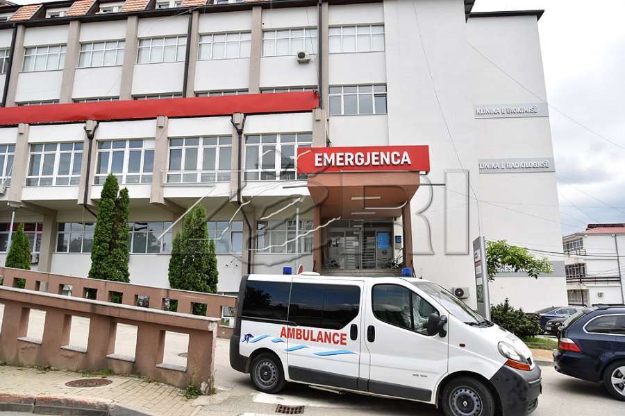 Një e mitur në gjendje të rëndë në QKUK, arrestohet personi me të cilin bashkëjetonte