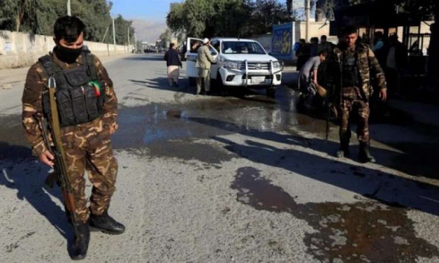 Shkallëzim i përgjakshëm i dhunës në Afganistan pavarësisht bisedimeve të paqes