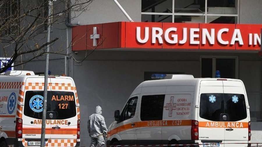 “Më falni se ju lodha”, mjekja tregon momentet e fundit të 17-vjeçarit që vdiq nga COVID-19 në Shqipëri