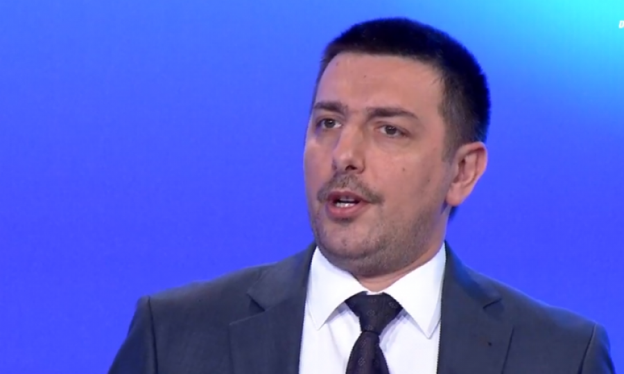 Gazetarit Valon Syla i caktohet masa “Ndalim i afrimit të vendit ose personit të caktuar”