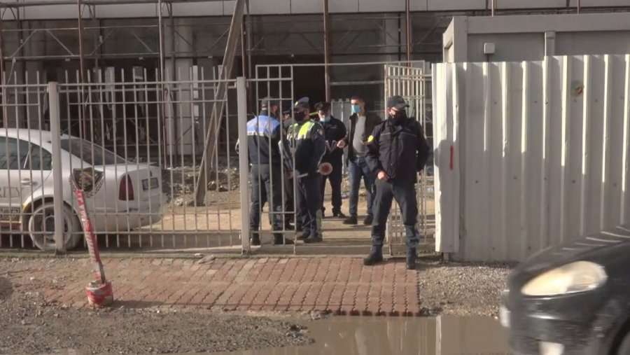 Plagosje me armë në Tiranë, biznesmeni i ndërtimeve qëllohet nga ortaku