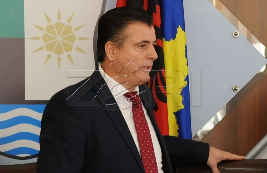 Incident në tubimin e VV-së në Mitrovicë, Agim Bahtiri tenton të përleshet fizikisht