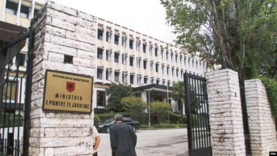 VOA zbulon të tjera detaje për dëbimin e diplomatit rus nga Shqipëria