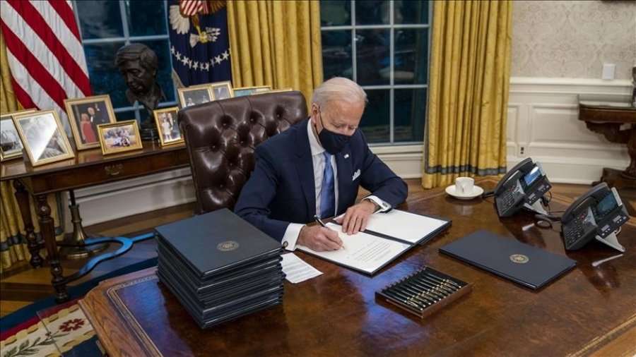 Bideni heq ndalesën e udhëtimit për vendet myslimane