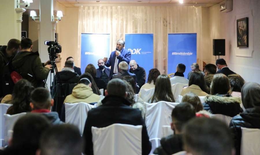 Hoxhaj nga Gjilani fton sërish Kurtin në debat: Dil matu