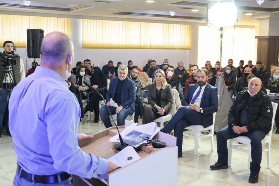 Haradinaj thotë se në mandatin e tij do t’i pajisë qytetarët e Luginës me shtetësi të Kosovës