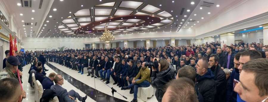 Lushtaku dhe Hoxhaj në Skenderaj, premtojnë rritje të pensioneve për kategoritë e dala nga lufta
