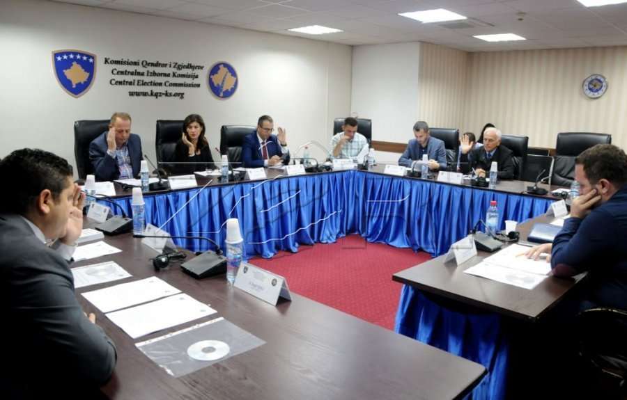 Mblidhet KQZ-ja, certifikon listën votuese dhe miraton fletëvotimin