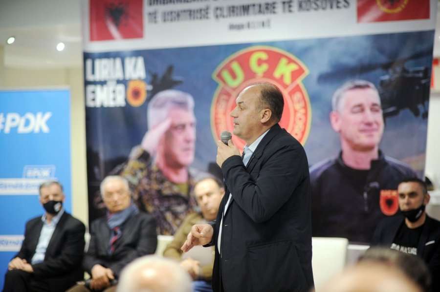 Hoxhaj takon veteranët në Klinë: Osmani e Kurti u ndalën nga 15 fëmijë në veri