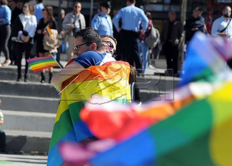 Komuniteti LGBT përballet me mungesë të njohjes ligjore