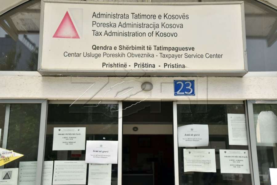 Punëtorët e ATK-së ashpërsojnë grevën, këto janë kërkesat e tyre