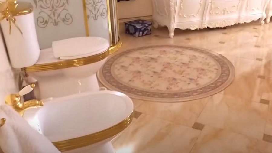 Operacion kundër korrupsionit në Rusi, gjendet dhe një tualet i artë