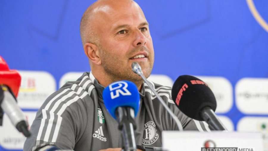 Trajneri i Feyenoord, Arne Slot: Drita luan futboll të mirë, të rrezikshëm në kundërsulme