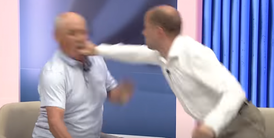 Studioja kthehet në arenë boksi, ish-zv.ministri goditet gjatë debatit