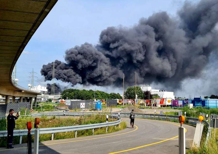 Tronditet Gjermania, shpërthim në një park industrial të kompanive kimike