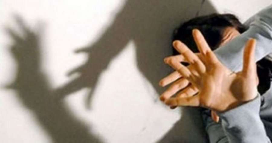Shtetasi gjerman e bën për spital gruan e tij në Vushtrri, familjarët e viktimës i shkojnë në banesë të dyshuarit