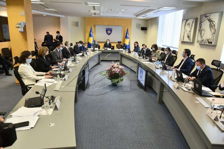 Qeveria e Kosovës miraton heqjen e leje qëndrimit të përkohshëm me Shqipërinë