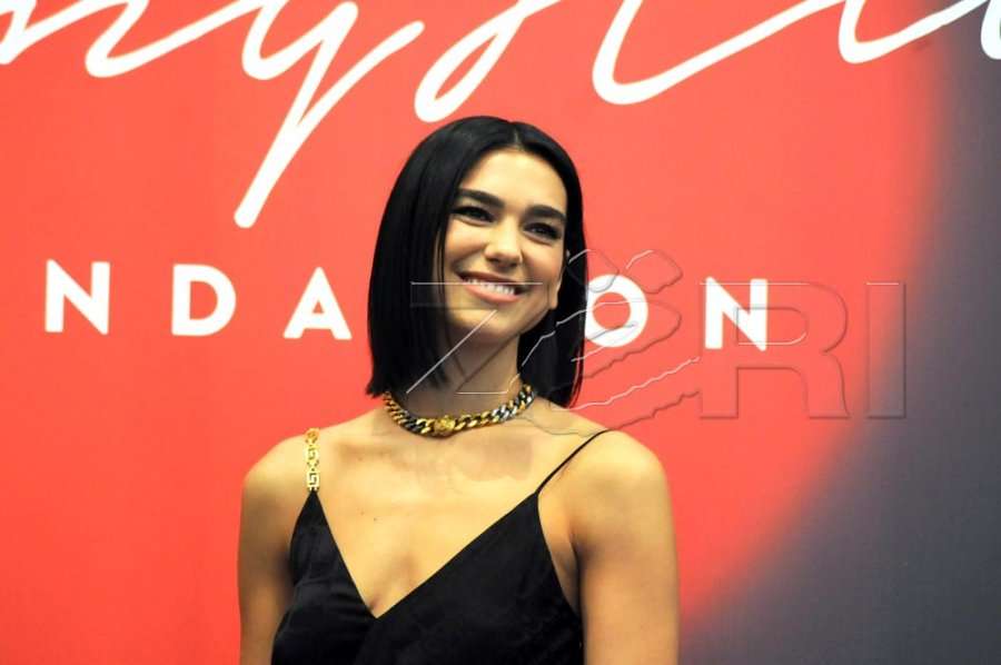 Dua Lipa thyen rekordin e saj në Billboard, “Levitating”