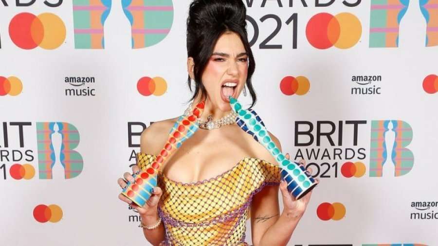 Dua Lipa – artistja më e dëgjuar në Mbretërinë e Bashkuar për vitin 2020