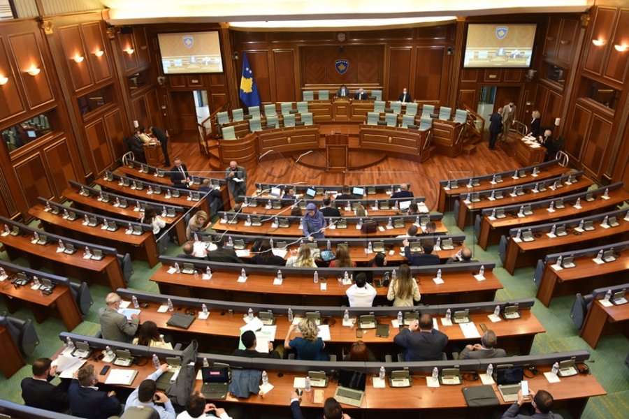 Përfundojnë diskutimet për dialogun, seanca do të vazhdojë të hënën