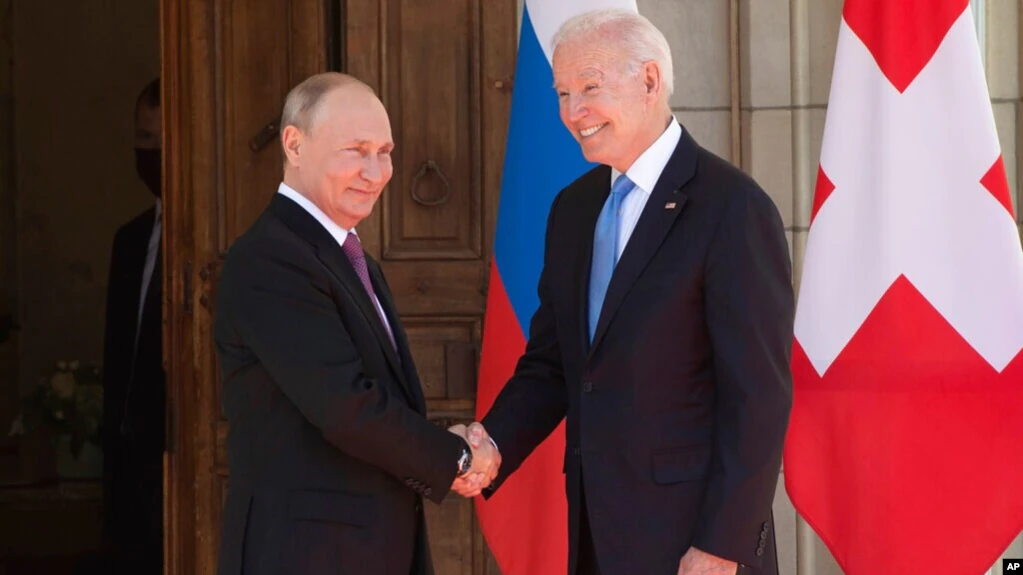 Çfarë ndodhi në takimin 5-orësh të Bidenit me Putinin?