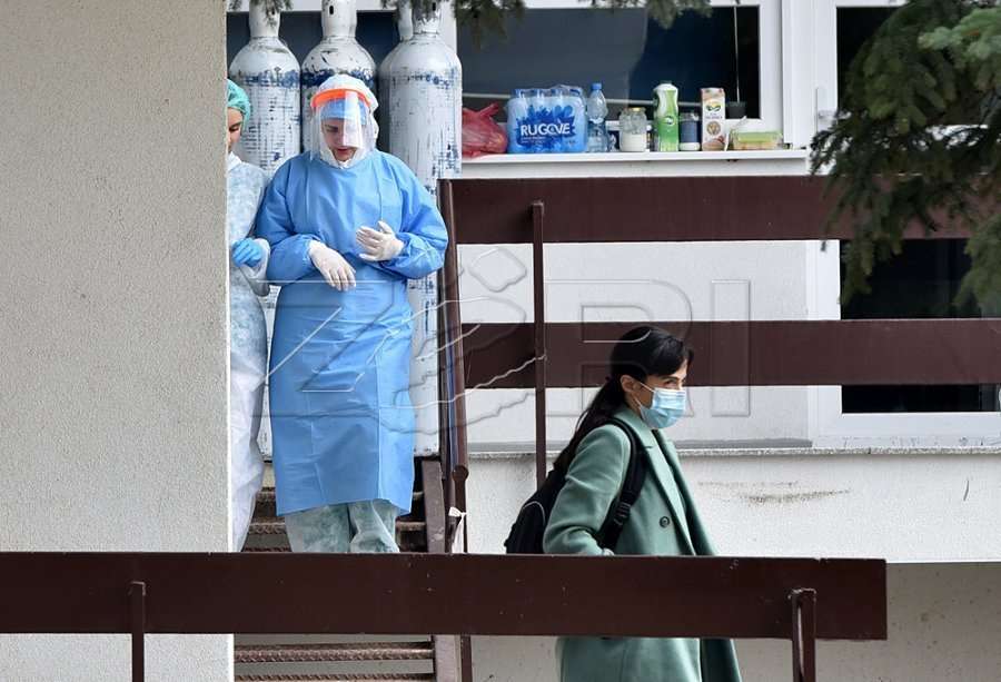 77 pacientë po trajtohen me oksigjenoterapi në QKUK dhe spitale