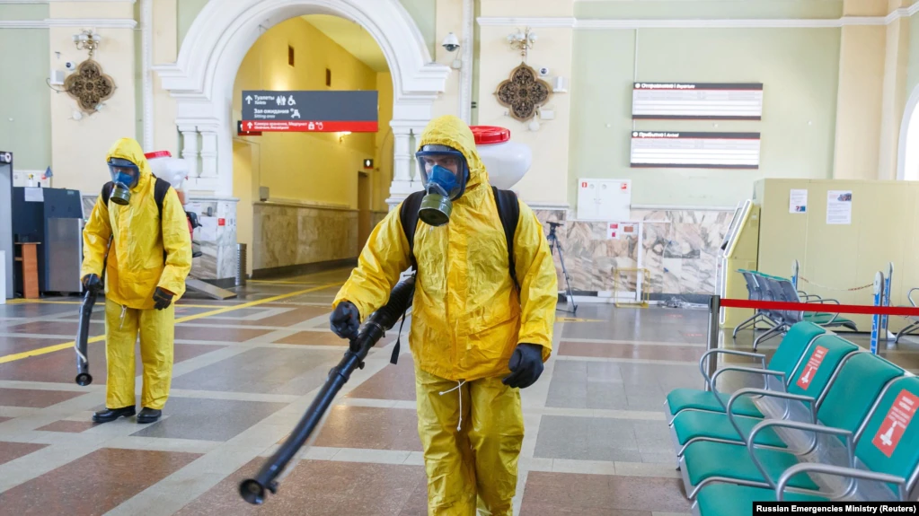 Kremlini i vë fajin “nihilizmit” për shpërthimin e ri të koronavirusit