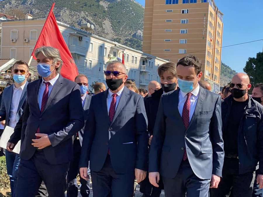 Kamberi: BE-ja i ka mbyllur sytë ndaj politikës autoritare të Vuçiqit
