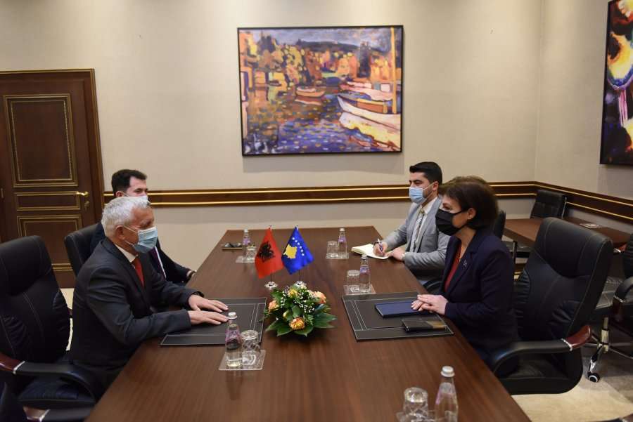 Gërvalla: Kosova dhe Shqipëria duhet ta lënë mënjanë politikën ditore kur bëhet fjalë për raportet bilaterale